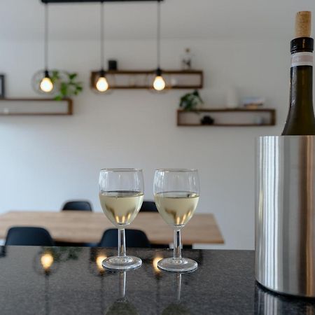 Apartment In The City Center With Free Parking Бил Екстериор снимка