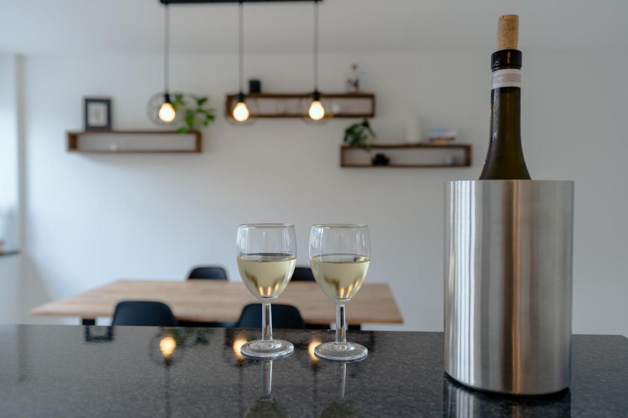 Apartment In The City Center With Free Parking Бил Екстериор снимка